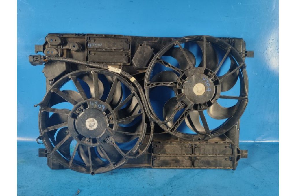 EJ7Z-8C60-7C | dyfuzor wentylatora chłodnicy głównej FORD ESCAPE 12-19 (360977)