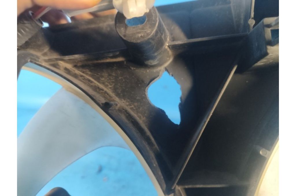 16711-0V100 | dyfuzor wentylatora chłodnicy głównej TOYOTA CAMRY 55 14-17 (360996) - Zdjęcie 6