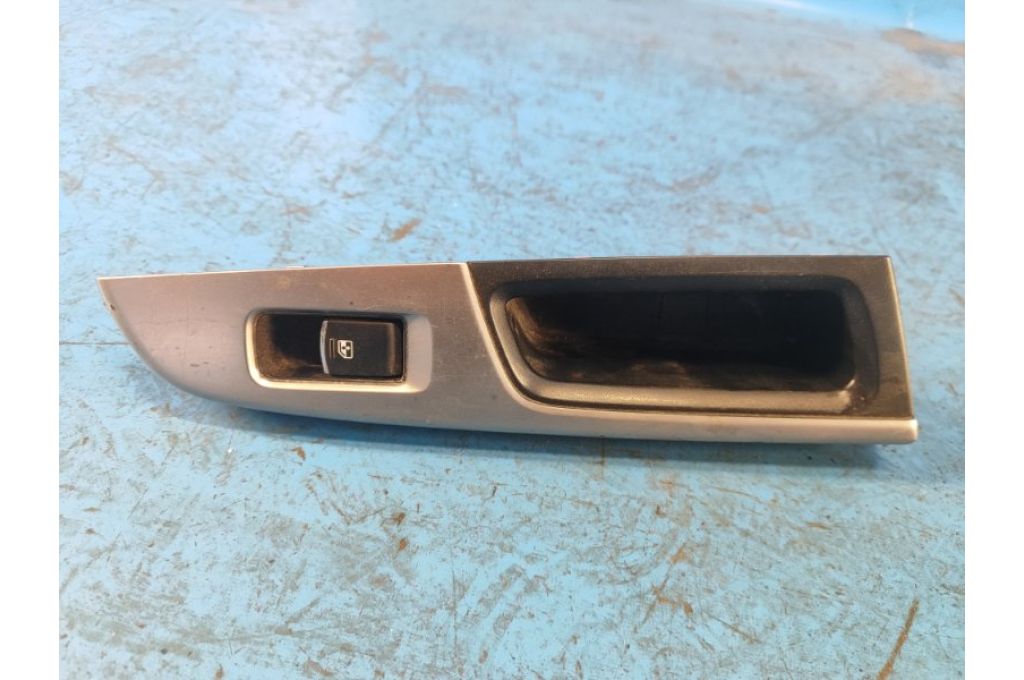 83071FJ180 | przycisk podnośnika szyby tyl. praw. SUBARU CROSSTREK 12-17 (361813)