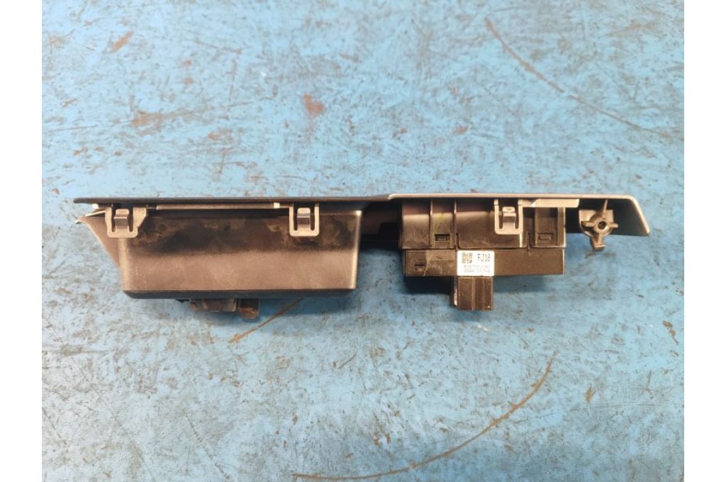 83071FJ180 | przycisk podnośnika szyby tyl. praw. SUBARU CROSSTREK 12-17 (361813) - Zdjęcie 2