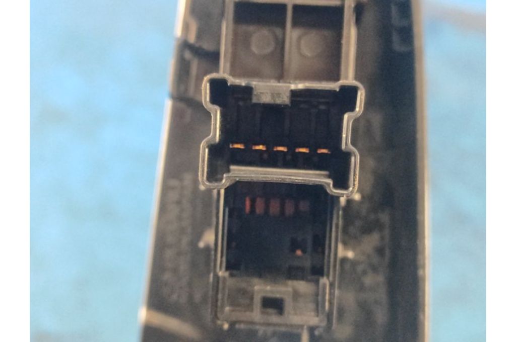 83071FJ180 | przycisk podnośnika szyby tyl. praw. SUBARU CROSSTREK 12-17 (361813) - Zdjęcie 4