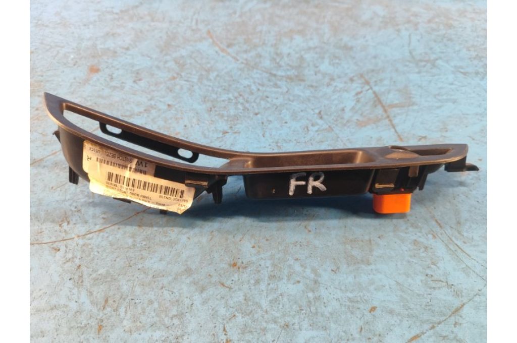 BM5Z-14529-A | przycisk podnośnika szyby przed. praw. FORD FOCUS 10-18 (361830) - Zdjęcie 4