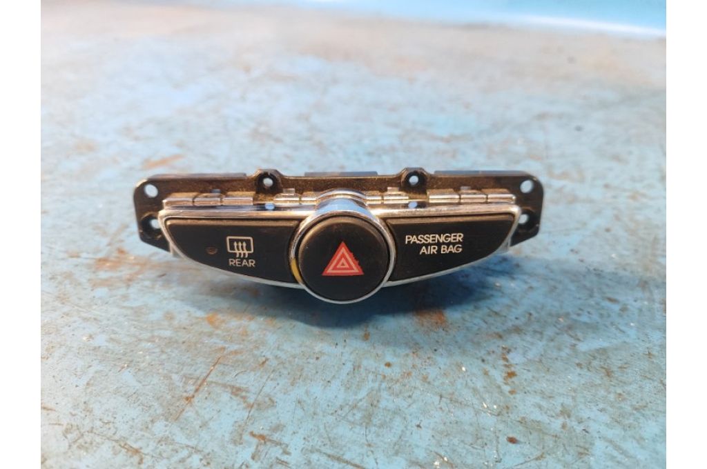 93790-4L000-4X | przycisk awaryjnych świateł HYUNDAI ACCENT RB 10- (361896)