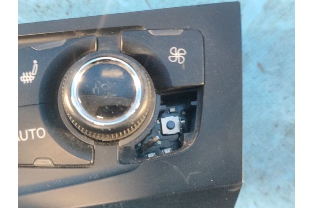 8T1820043AC | Moduł sterowania ogrzewaniem AUDI Q5 08-16 (362038) - Zdjęcie 3