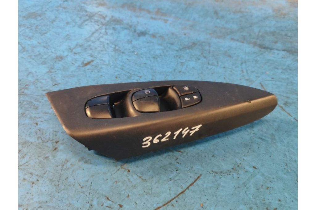 2540138H1A | Moduł sterowania podnośnikami szyby przed. lew. NISSAN SENTRA B17 12-21 (362147)