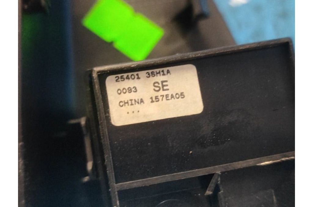 2540138H1A | Moduł sterowania podnośnikami szyby przed. lew. NISSAN SENTRA B17 12-21 (362147) - Zdjęcie 4