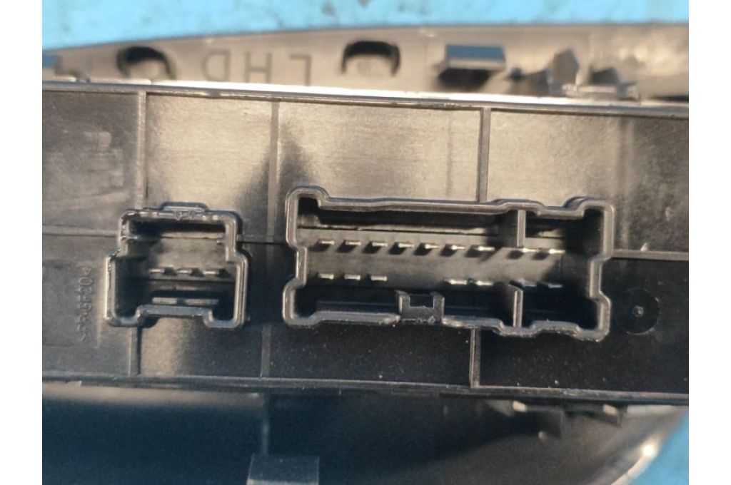 2540138H1A | Moduł sterowania podnośnikami szyby przed. lew. NISSAN SENTRA B17 12-21 (362147) - Zdjęcie 5