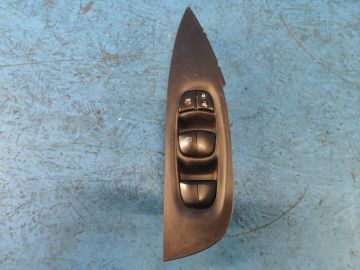 Moduł sterowania podnośnikami szyby przed. lew. NISSAN X-TRAIL/ROGUE T32 13-20