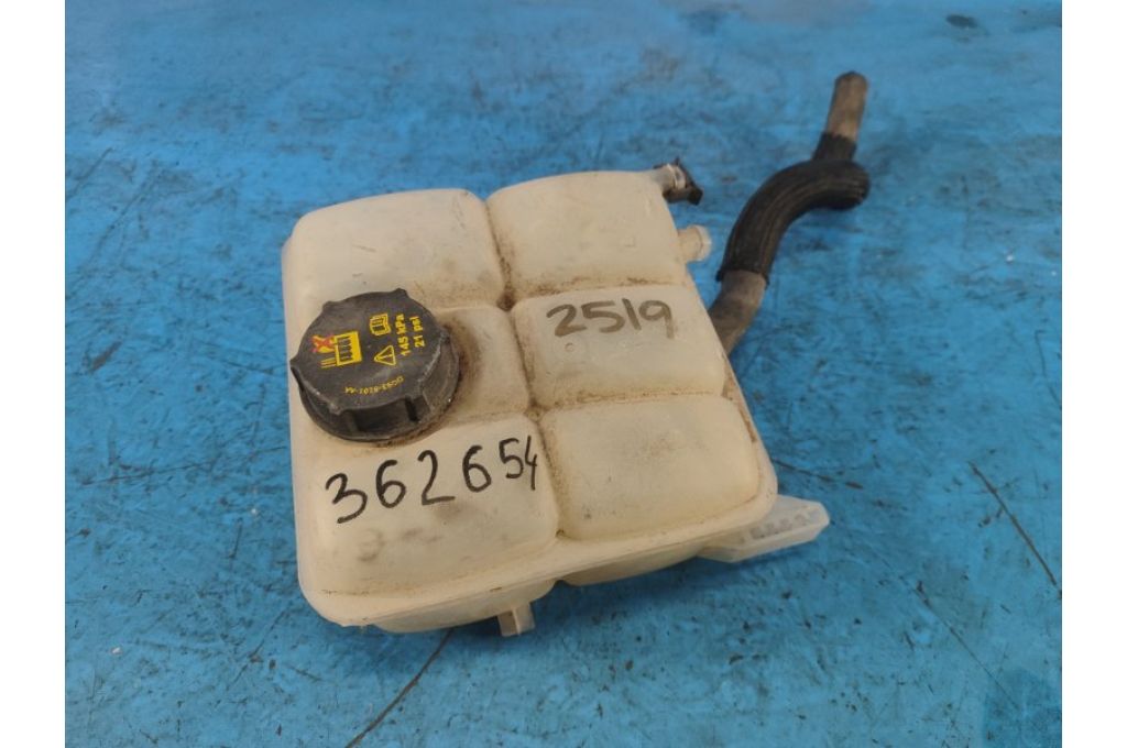 8V618K218DE | Zbiorniczek wyrównawczy FORD FOCUS 10-18 (362654)