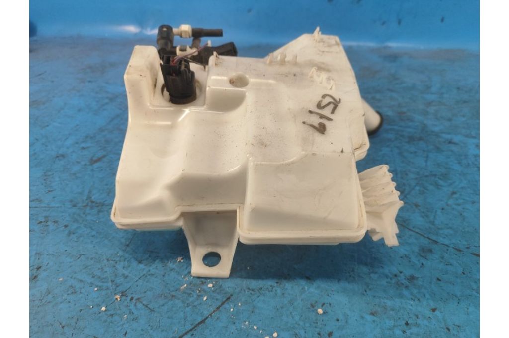 CP9Z-17618-A | Zbiornik spryskiwacza FORD FOCUS 10-18 (362767) - Zdjęcie 4