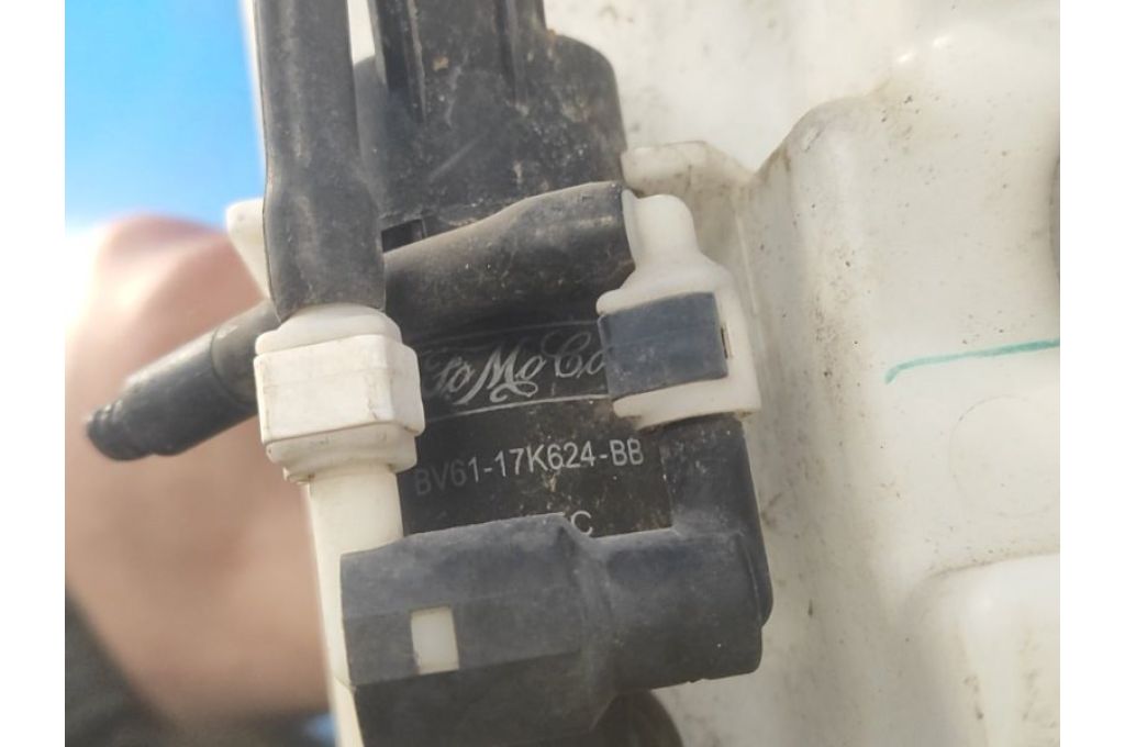 CP9Z-17618-A | Zbiornik spryskiwacza FORD FOCUS 10-18 (362767) - Zdjęcie 6