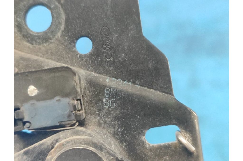 CV6Z-16700-B | zamek maski FORD ESCAPE 12-19 (362790) - Zdjęcie 4