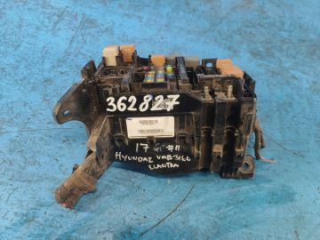 Skrzynka bezpieczników komora silnika HYUNDAI ELANTRA AD 16-