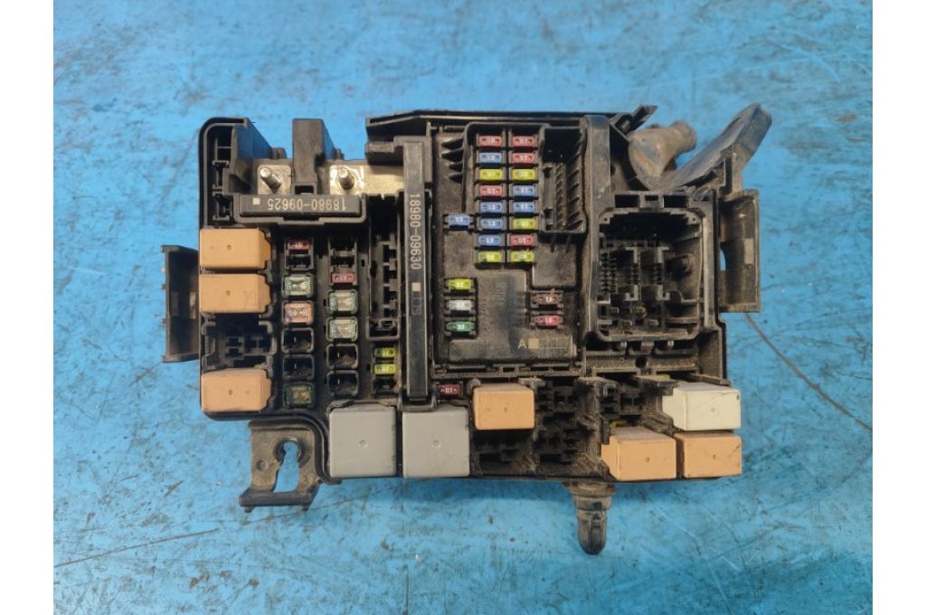 91200F3261 | Skrzynka bezpieczników komora silnika HYUNDAI ELANTRA AD 16- (362827) - Zdjęcie 2