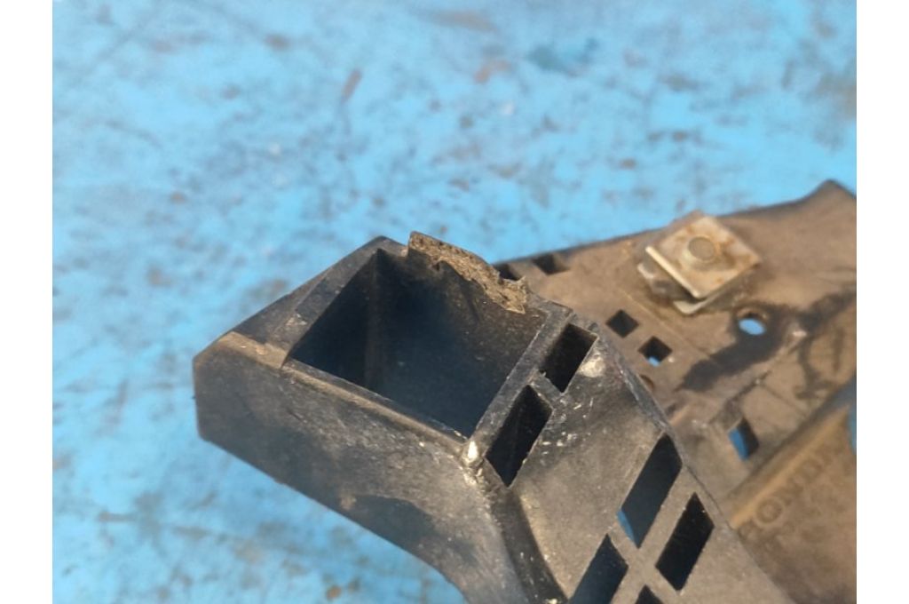 71190-TL0-G01 | Uchwyt mocowania reflektora lew. HONDA ACCORD CU8 / TSX 08-14 (362859) - Zdjęcie 3