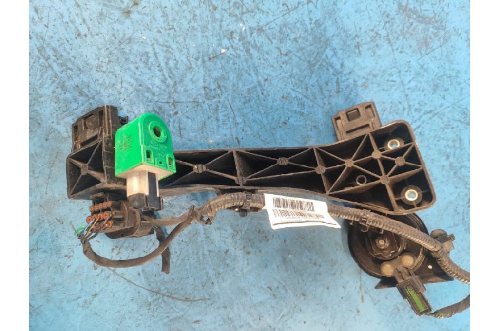 64118-F2000 | Uchwyt mocowania reflektora lew. HYUNDAI ELANTRA AD 16- (362865) - Zdjęcie 3