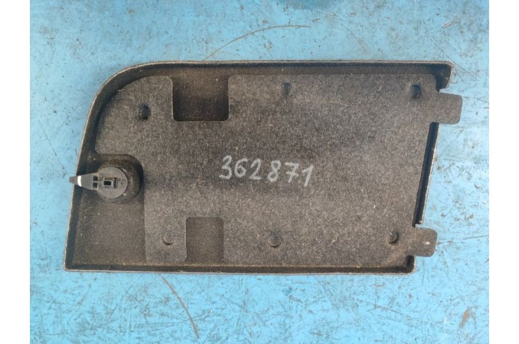 1J0867468 | Tapicerka bagażnika praw. VOLKSWAGEN TIGUAN 08-17 (362871) - Zdjęcie 2