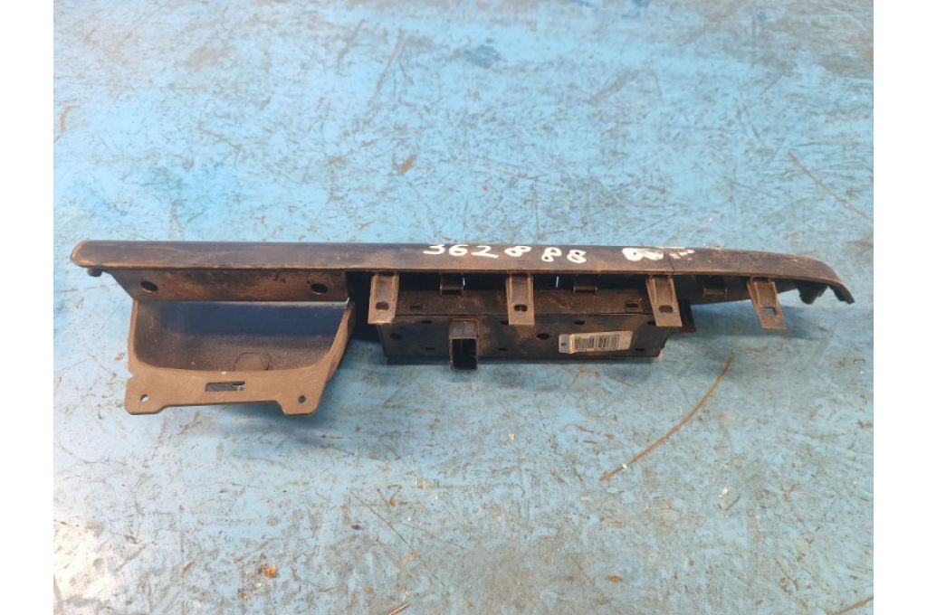 93570-2K010 | Moduł sterowania podnośnikami szyby przed. lew. KIA SOUL AM 08-13 (362888) - Zdjęcie 3