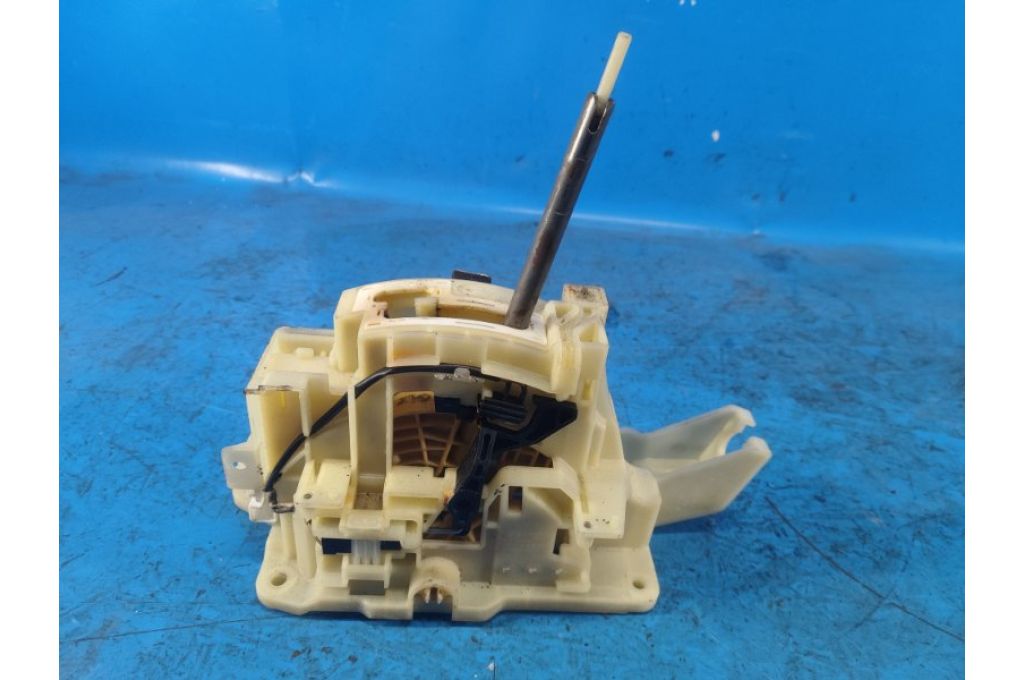 46700-3Q100 | dźwignia automatycznej skrzyni biegów HYUNDAI SONATA YF 10-14 (362916) - Zdjęcie 2