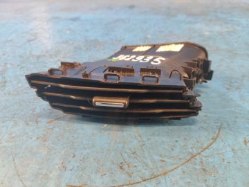 Deflektor powietrza praw. FORD FOCUS 10-18