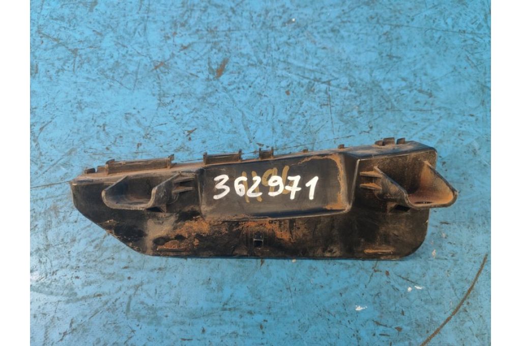 71824-57L00 | Wspornik tylnego zderzaka lew. SUZUKI KIZASHI 09-14 (362971)