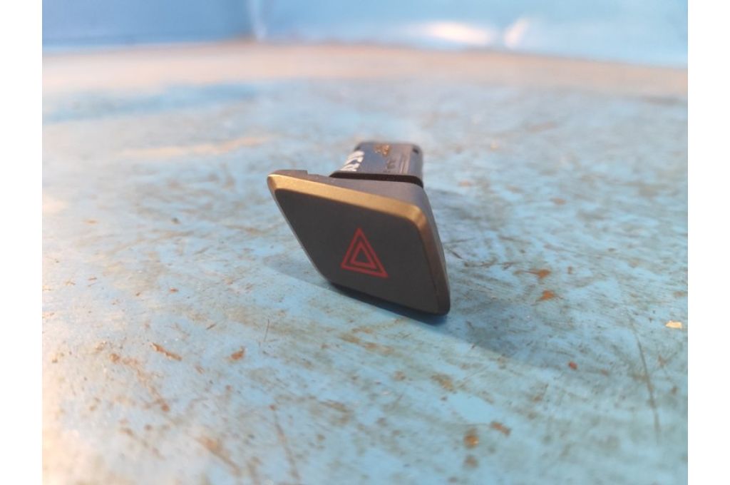 93790-3S000-4X | przycisk awaryjnych świateł HYUNDAI SONATA YF 10-14 (363083)