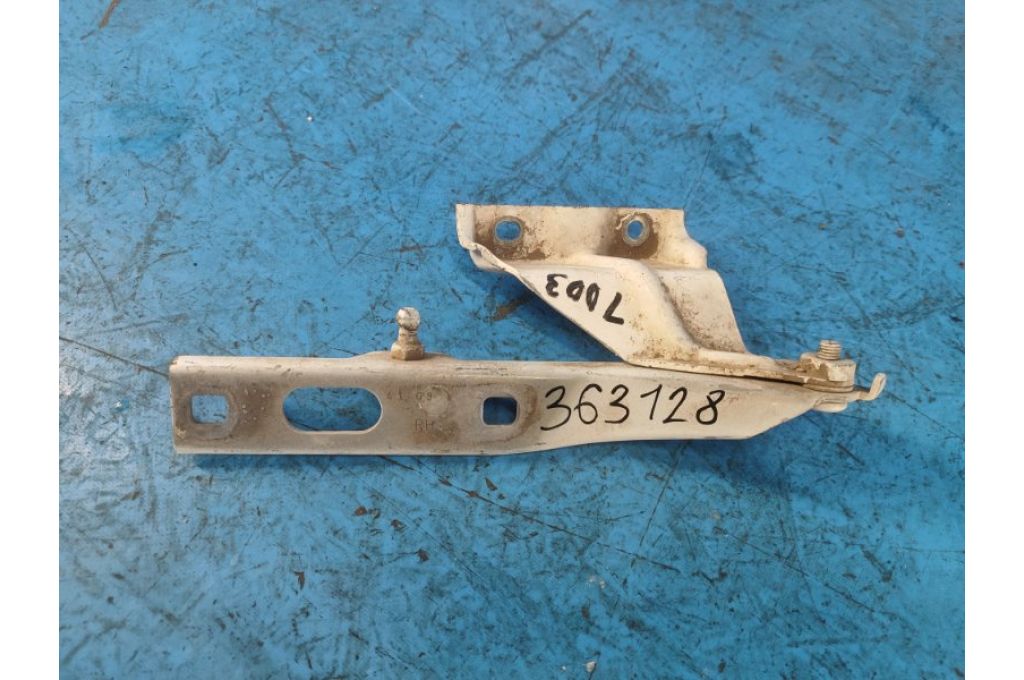 8R0 823 302 A | Zawias maski praw. AUDI Q5 08-16 (363128)