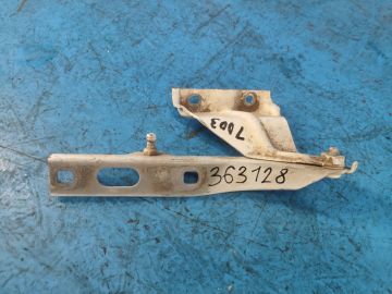 Zawias maski praw. AUDI Q5 08-16