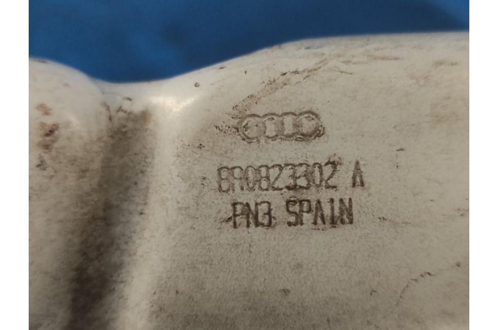 8R0 823 302 A | Zawias maski praw. AUDI Q5 08-16 (363128) - Zdjęcie 4