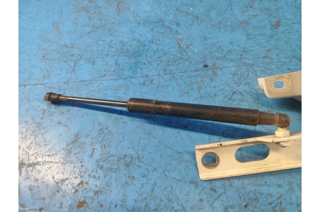 8R0 823 301 A | Zawias maski lew. AUDI Q5 08-16 (363174) - Zdjęcie 4