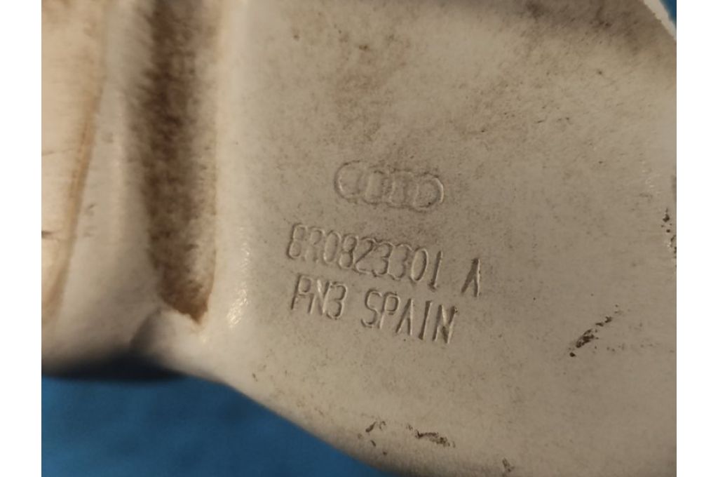 8R0 823 301 A | Zawias maski lew. AUDI Q5 08-16 (363174) - Zdjęcie 6