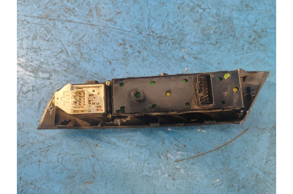 93570-2S310MBS | Moduł sterowania podnośnikami szyby przed. lew. HYUNDAI TUCSON LM 09-15 (363240) - Zdjęcie 3