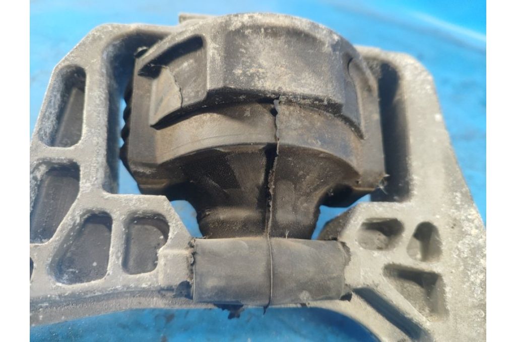 AV6Z-6038-A | Poduszka silnika praw. FORD FOCUS 10-18 (363249) - Zdjęcie 6