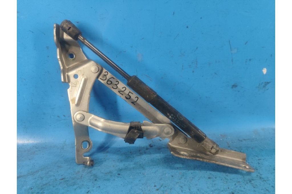 BBM4-52-720A | Zawias pokrywy bagażnika lew. MAZDA 3 BL 09-13 (363252)