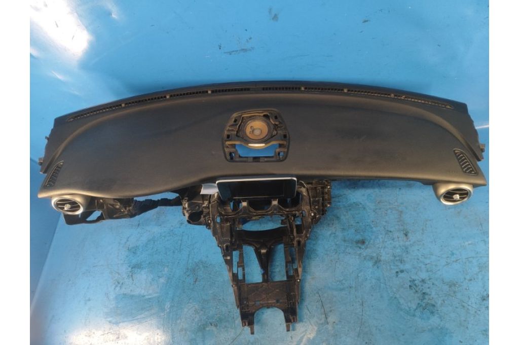 A20568008879J38 | Deska rozdzielcza MERCEDES C-CLASS W205 16-21 (363327) - Zdjęcie 4