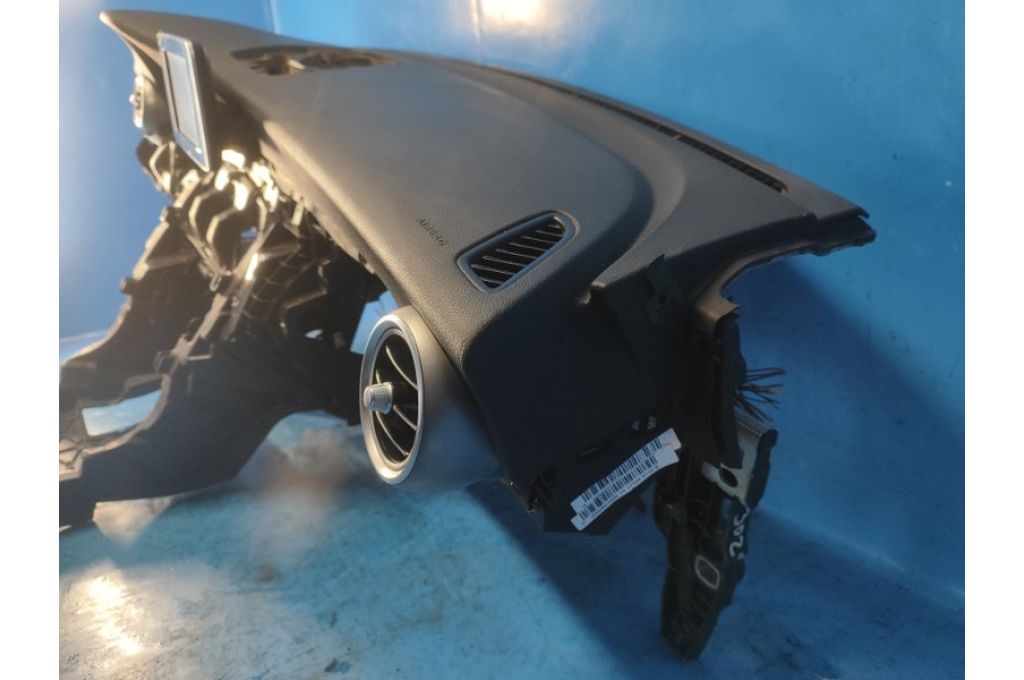 A20568008879J38 | Deska rozdzielcza MERCEDES C-CLASS W205 16-21 (363327) - Zdjęcie 5