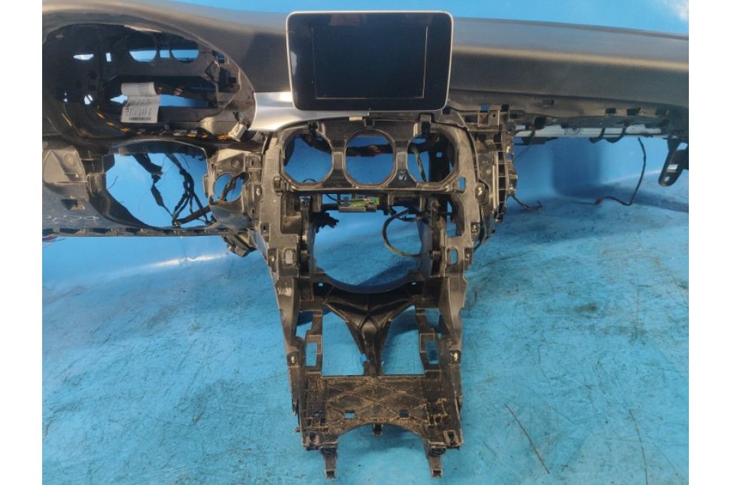 A20568008879J38 | Deska rozdzielcza MERCEDES C-CLASS W205 16-21 (363327) - Zdjęcie 7