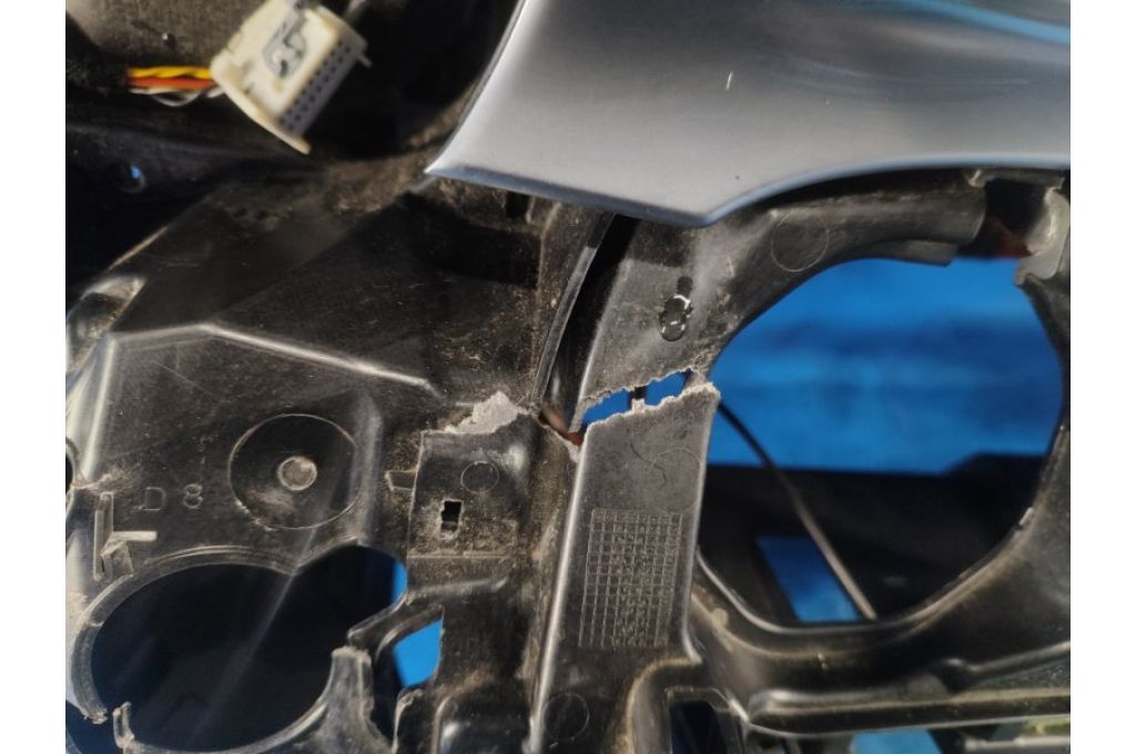 A20568008879J38 | Deska rozdzielcza MERCEDES C-CLASS W205 16-21 (363327) - Zdjęcie 9