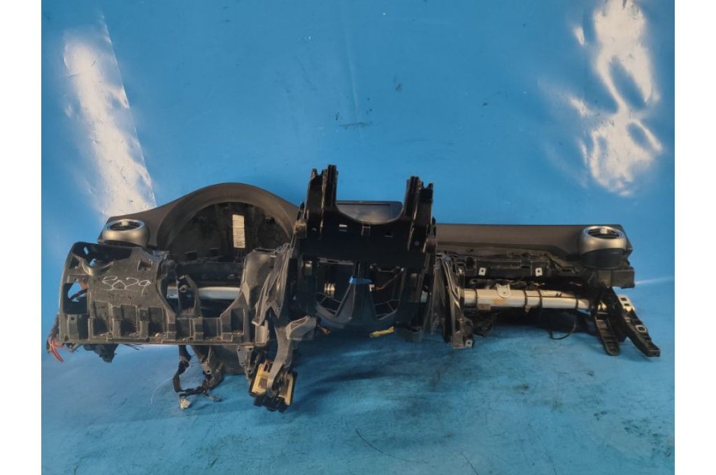 A20568008879J38 | Deska rozdzielcza MERCEDES C-CLASS W205 16-21 (363327) - Zdjęcie 12