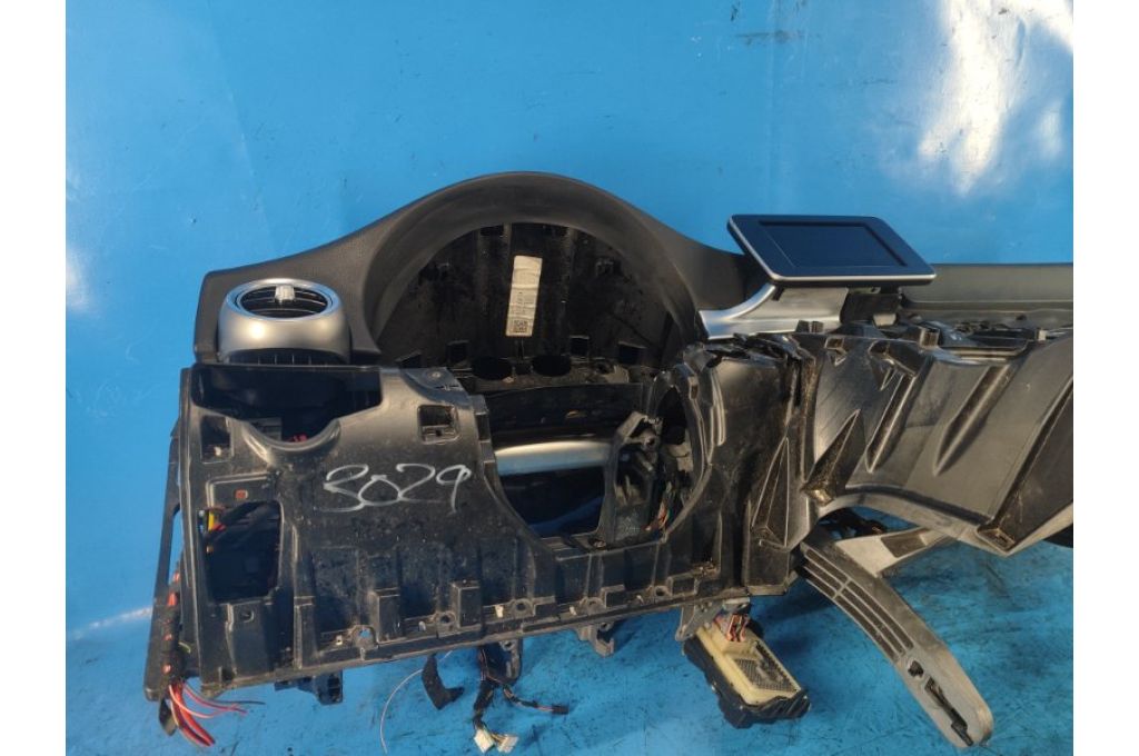 A20568008879J38 | Deska rozdzielcza MERCEDES C-CLASS W205 16-21 (363327) - Zdjęcie 14