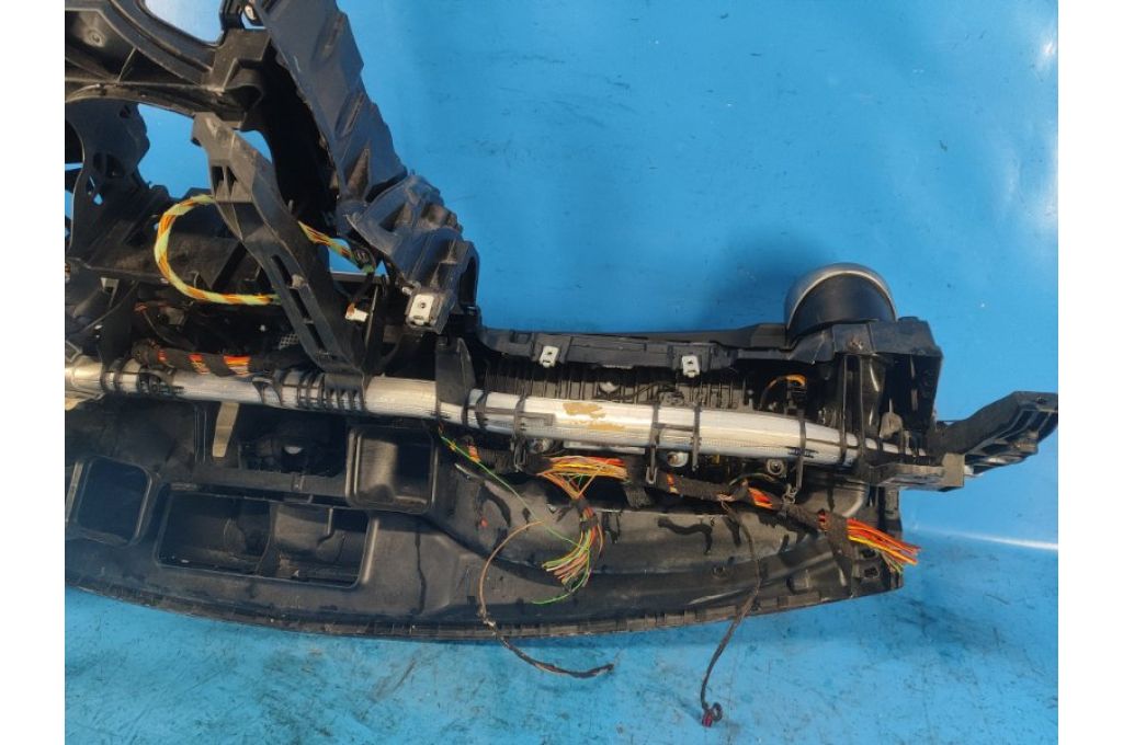 A20568008879J38 | Deska rozdzielcza MERCEDES C-CLASS W205 16-21 (363327) - Zdjęcie 20