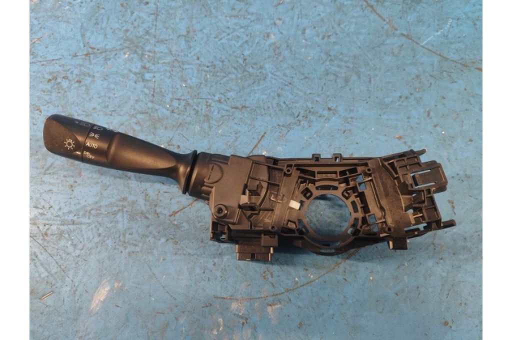 84140-06510 | Przełącznik pod kierownicą lew. TOYOTA CAMRY 55 14-17 (363455)