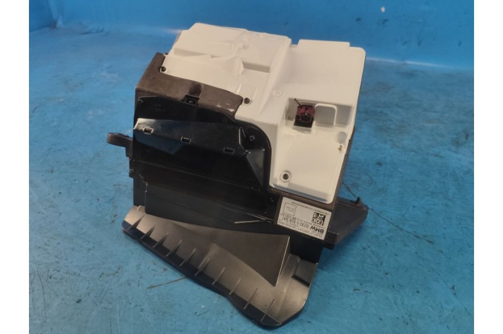 62305A589A1 | Projekcja na przednią szybę (HUD) BMW XM (G09) 23- (363827) - Zdjęcie 4