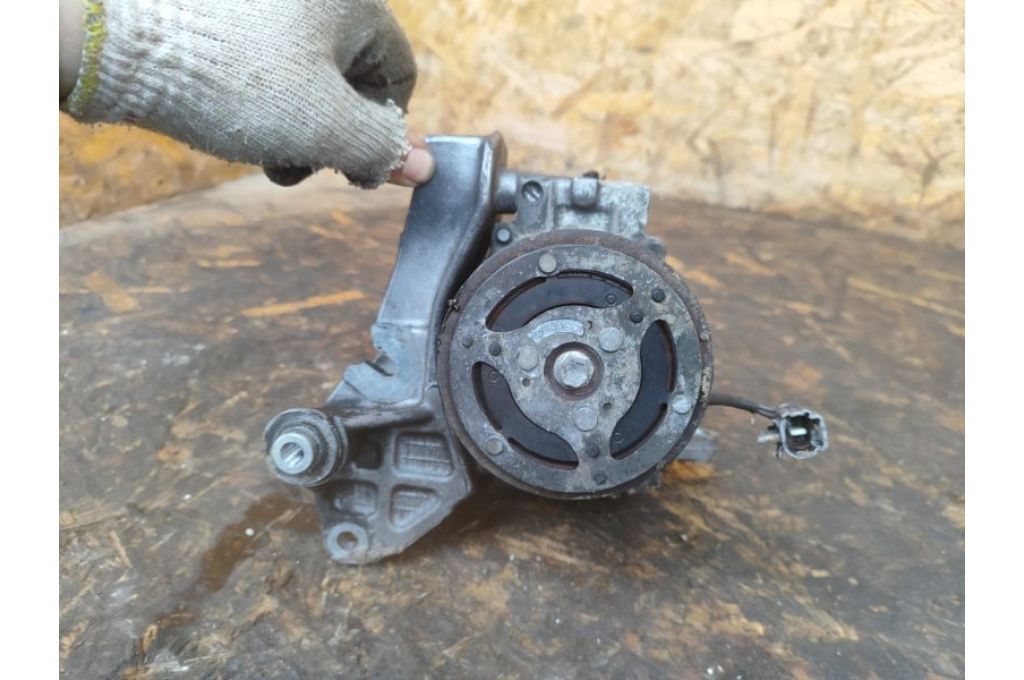 73111AG010 | Kompresor klimatyzacji SUBARU TRIBECA B9 05-07 (364263) - Zdjęcie 2