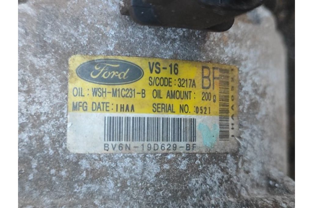 CV6Z-19703-J | Kompresor klimatyzacji FORD FOCUS 10-18 (364935) - Zdjęcie 3