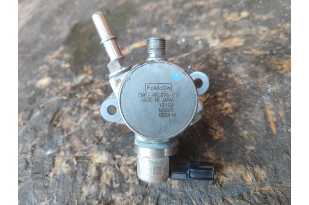 CM5Z-9350-CA | Wysokociśnieniowa pompa paliwa (benzyna) FORD FOCUS 10-18 (364944) - Zdjęcie 2