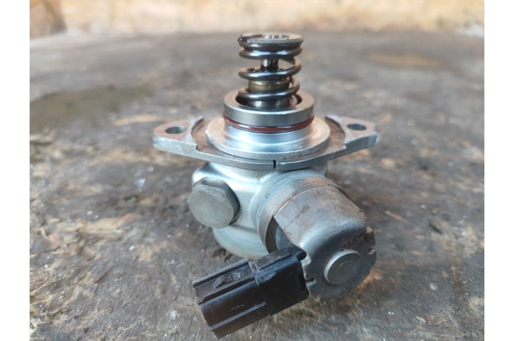 CM5Z-9350-CA | Wysokociśnieniowa pompa paliwa (benzyna) FORD FOCUS 10-18 (364944) - Zdjęcie 6