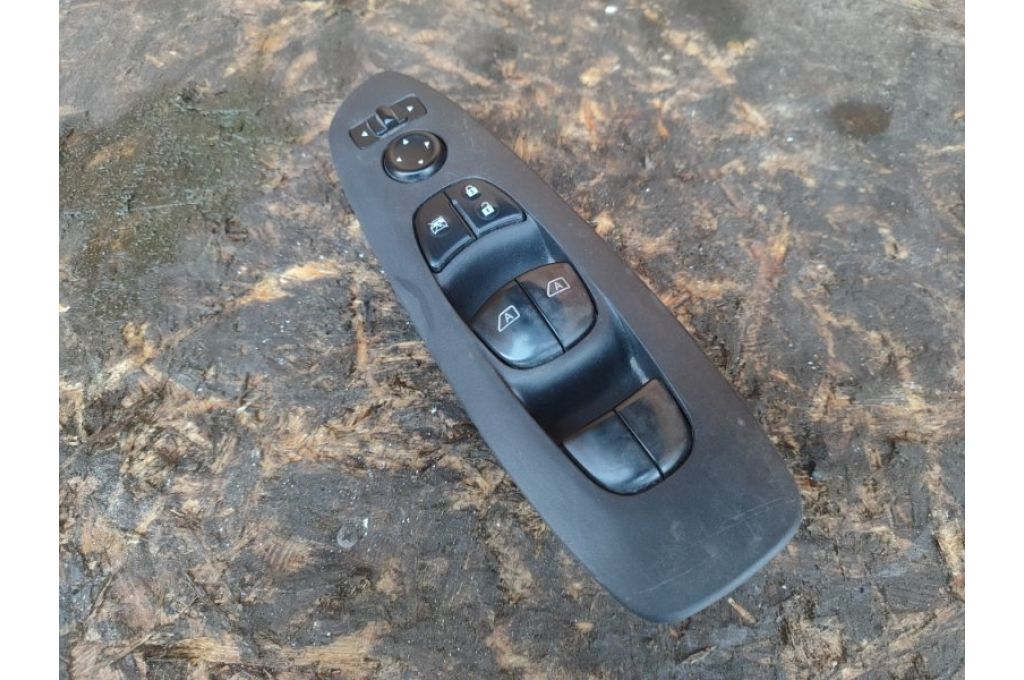 25401-3KA2A | Moduł sterowania podnośnikami szyby lew. NISSAN PATHFINDER R52 12-21 (364947)