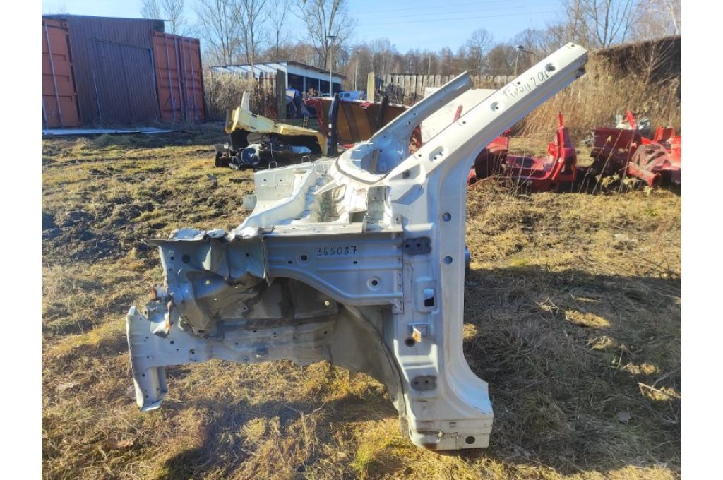 Przednia ćwiartka lew. SSANGYONG TIVOLI 15-19 (365087)