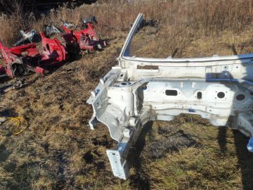 Przednia ćwiartka praw. SSANGYONG TIVOLI 15-19